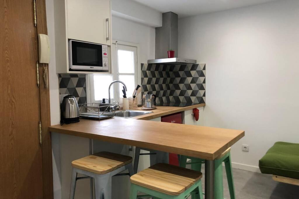 M3 Terrace. Cool Apartment 15 Min Center By Metro Esplugues de Llobregat Dış mekan fotoğraf