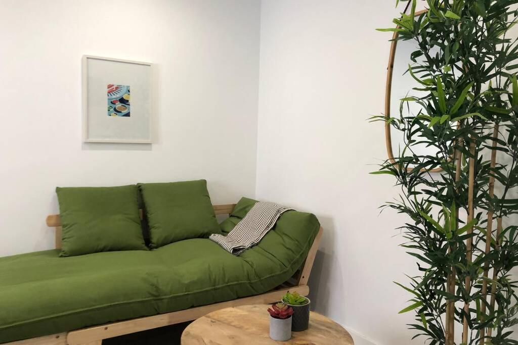 M3 Terrace. Cool Apartment 15 Min Center By Metro Esplugues de Llobregat Dış mekan fotoğraf