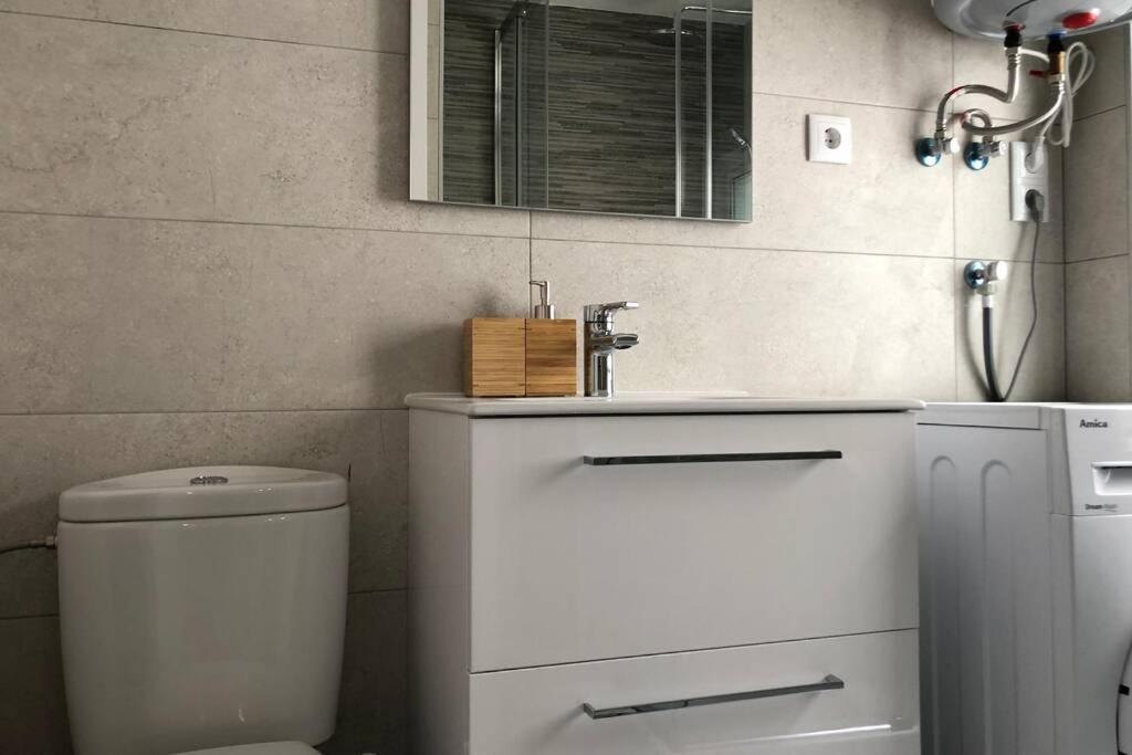 M3 Terrace. Cool Apartment 15 Min Center By Metro Esplugues de Llobregat Dış mekan fotoğraf